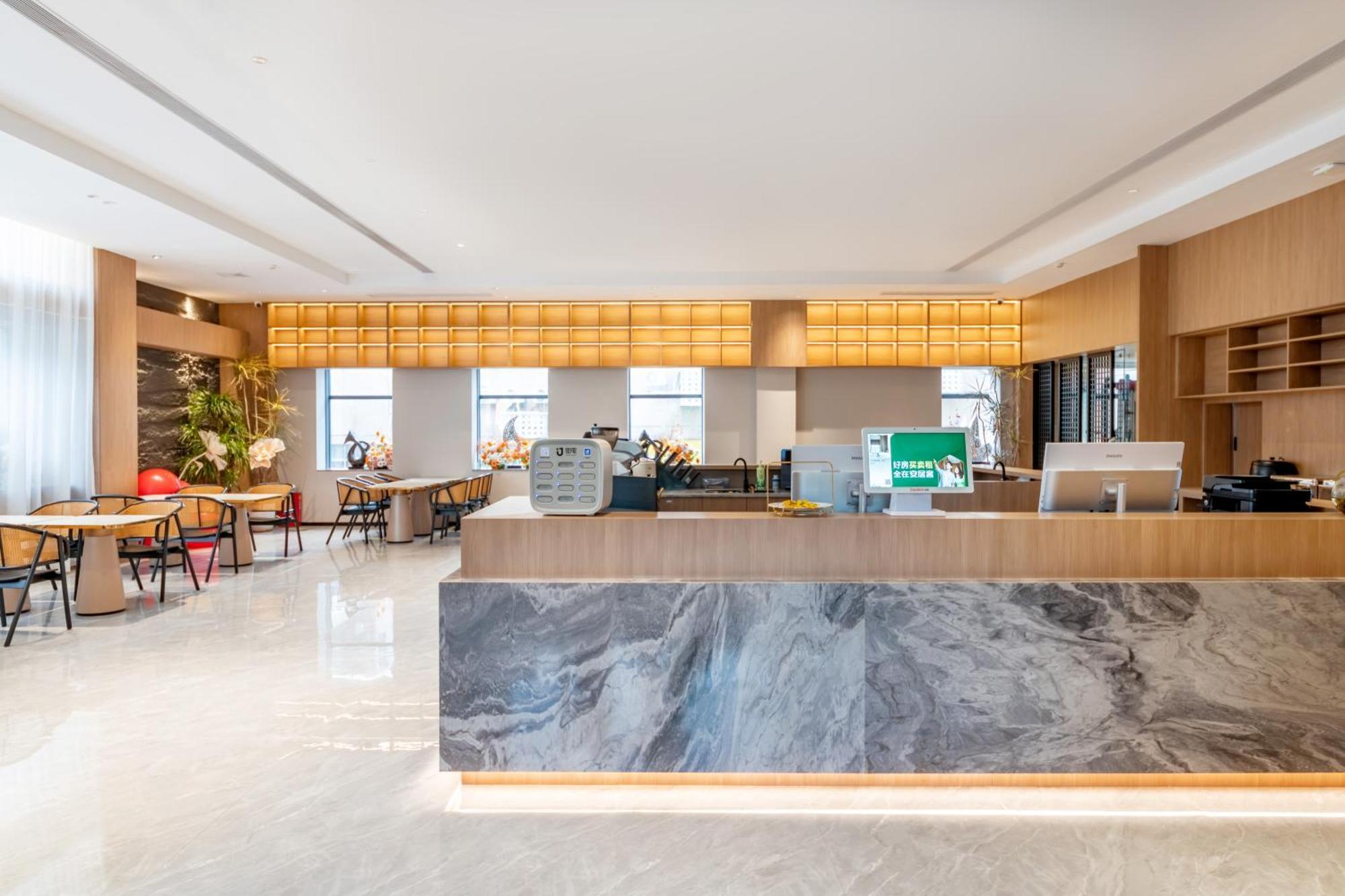 Luyue Hotel Movie Hotel Huaqiangbei Convention And Exhibition Center Branch Shenzhen Zewnętrze zdjęcie