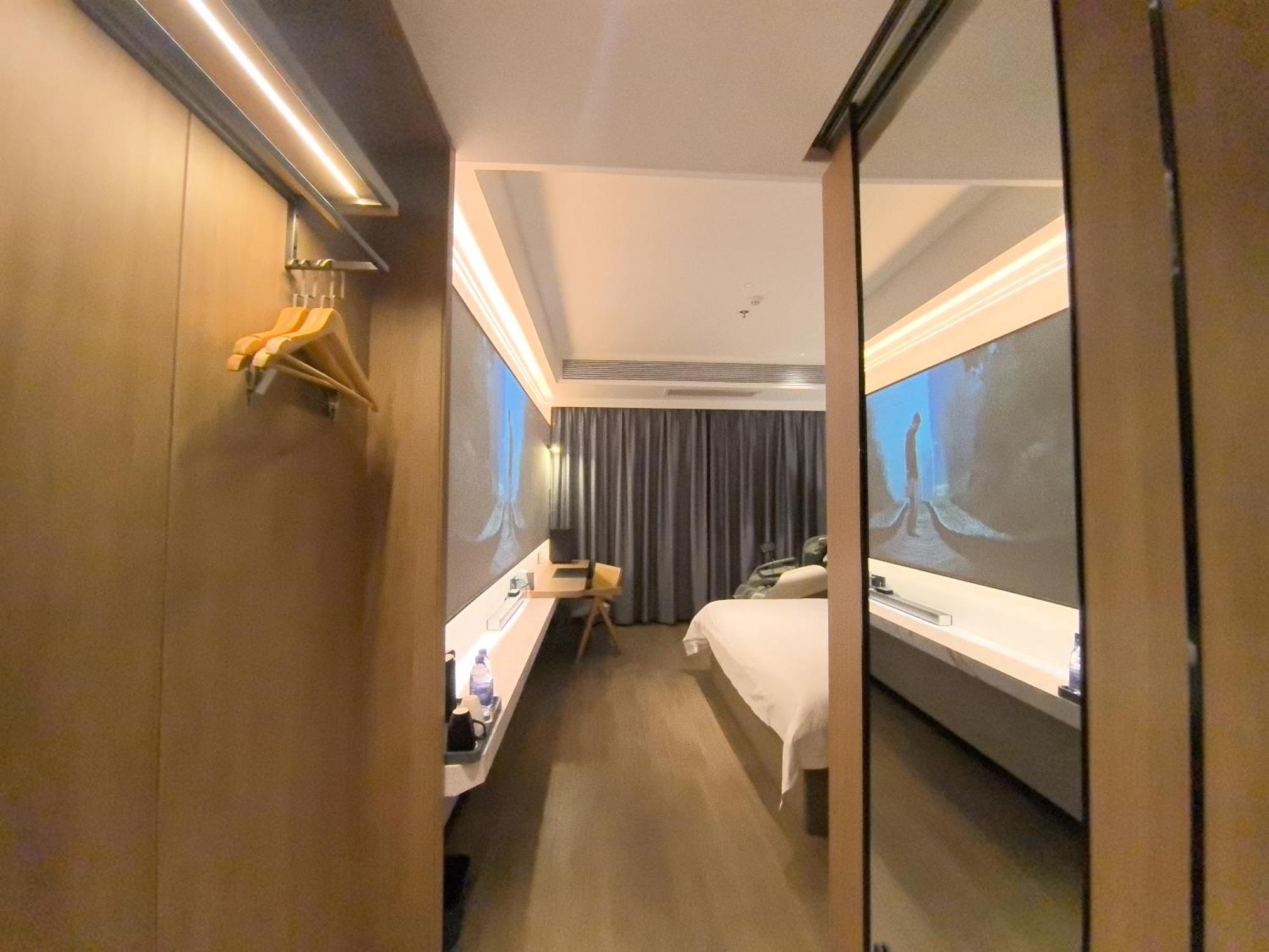 Luyue Hotel Movie Hotel Huaqiangbei Convention And Exhibition Center Branch Shenzhen Zewnętrze zdjęcie