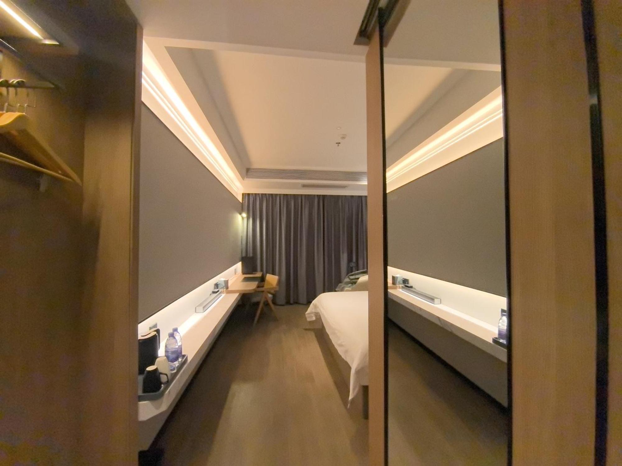 Luyue Hotel Movie Hotel Huaqiangbei Convention And Exhibition Center Branch Shenzhen Zewnętrze zdjęcie
